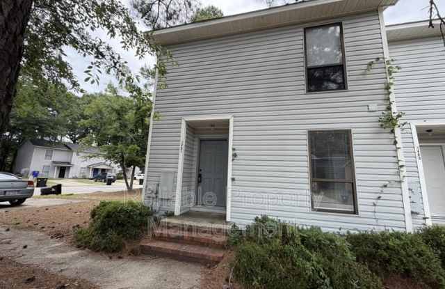 1401 Tangora Ln