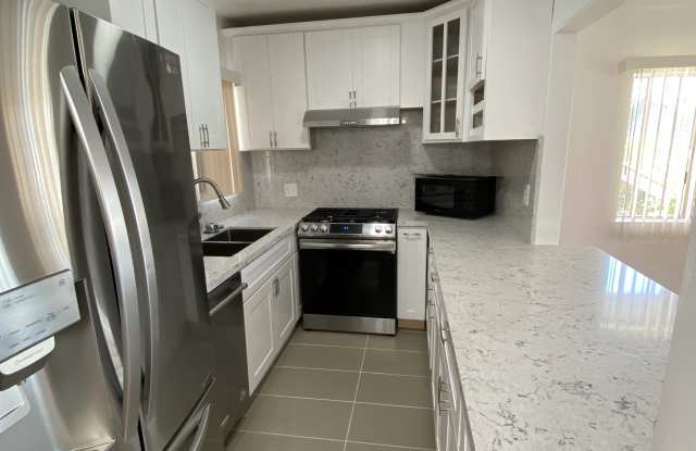 Photo of 4412 1/2 Prospect Avenue