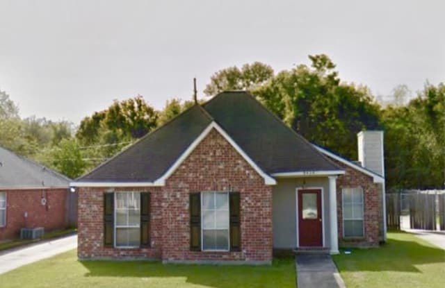 9420 Langham Dr - 9420 Langham Drive, Gardere, LA 70810