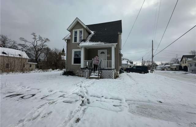 Photo of 2495 Apple Avenue