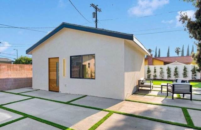 Photo of 10507 Dempsey Ave