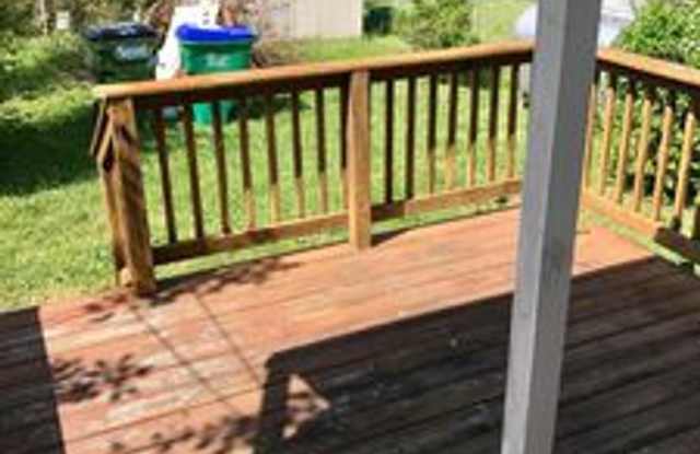 2 bedroom house in Church Hill! Central air, yard, all electric and laundry!