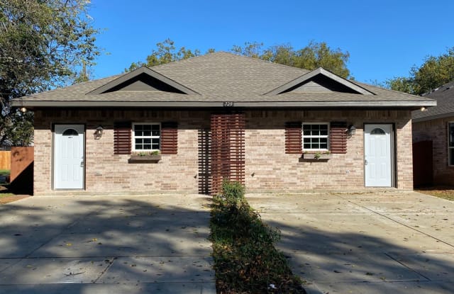 729 E Brown #A - 729 East Brown Street, Cleburne, TX 76031