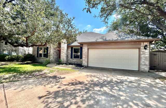 4 Bed / 2 Bath Spacious One-Level Home with Large Backyard