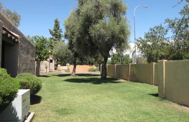 4303 W Solano Dr N