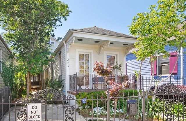 324 OCTAVIA Street