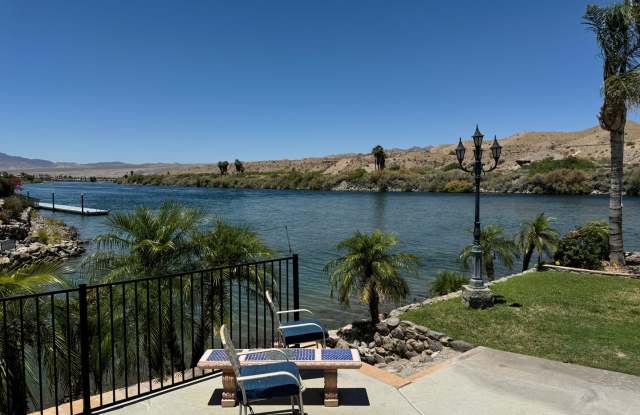 SHORT TERM WINTER RENTAL 1-BR Condo with Private Dock at Rio Vista