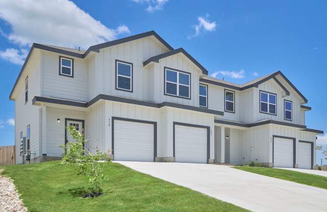 Photo of Hunters Ranch Beauty! 3 Bedroom 2 1/2 Bath Townhome