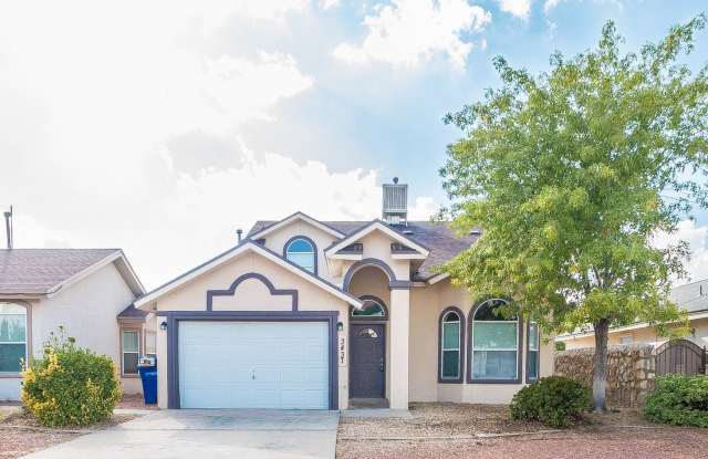 Photo of Cozy 3 bedroom 2 bath home in East El Paso! Special- No admin fee!