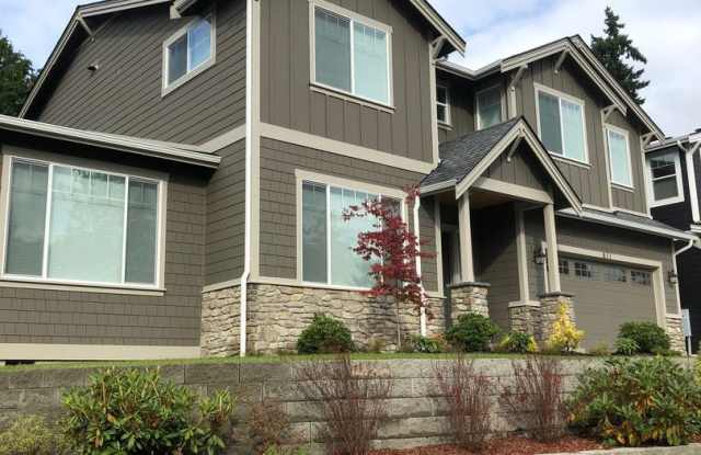 611 Landmark Court NE
