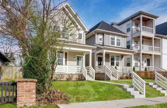 Stunning 3BE/2.5BA in the SHELBY PARK area! Easy DOWNTOWN access!