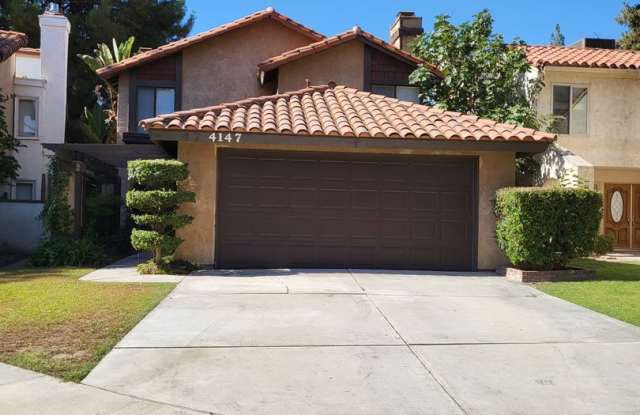 4147 Pinewood Lake - House with Office