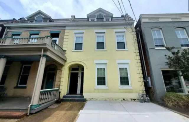 2307 W Main St