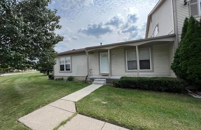 35271 TERRYBROOK Drive - 35271 Terrybrook Drive, Sterling Heights, MI 48312