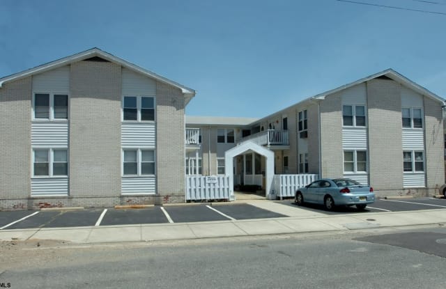 127 N Monroe Ave - 127 North Monroe Avenue, Margate City, NJ 08402