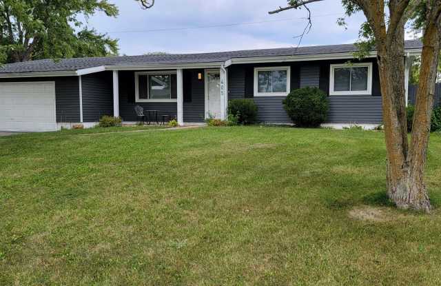 Photo of 405 Sandalwood Drive