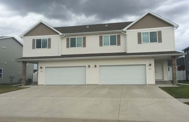 3 Bed 3 Bath Twin Home