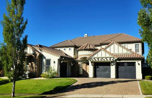 Photo of First Month Free – Executive Somersett Home Offered Furnished or Unfurnished with Panoramic Views, Jacuzzi, and Country Club Access