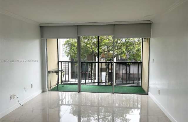 8840 Fontainebleau Blvd