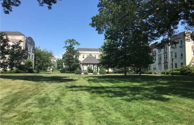 120 Woodside Green Street unit: 1A