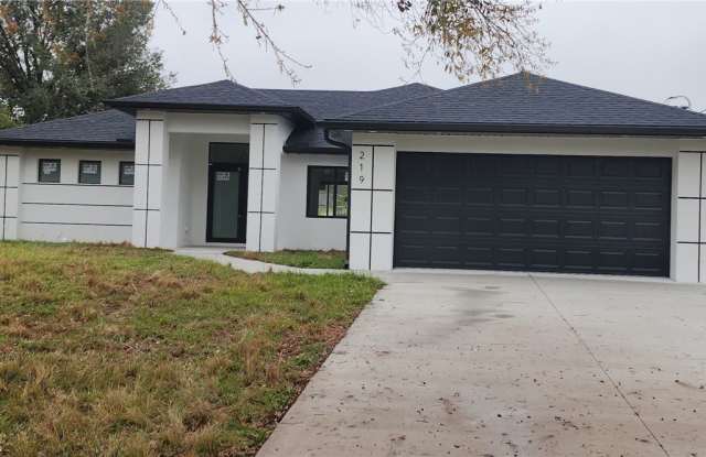 219 Bell Boulevard S