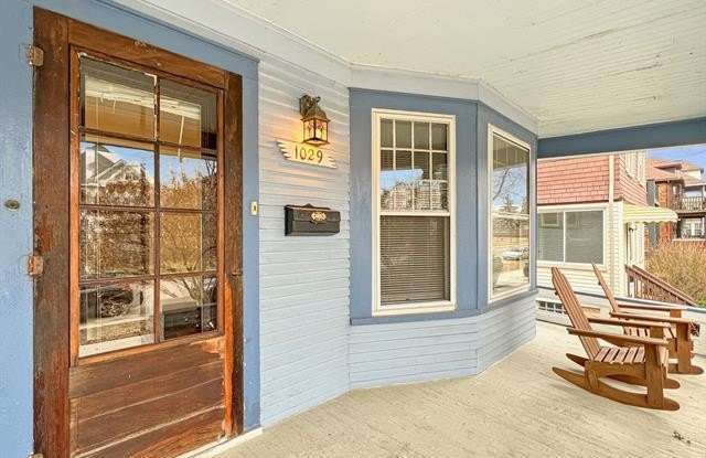 1029 LAKEPOINTE Street