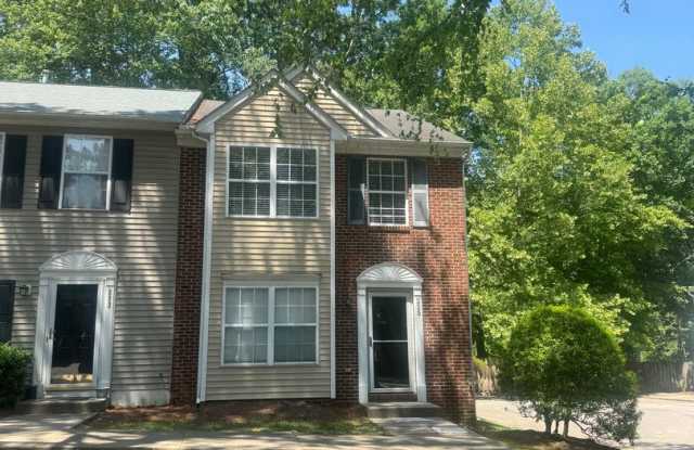 Photo of Stylish End Unit 3br 2.5ba TH in Cary! Available Now!