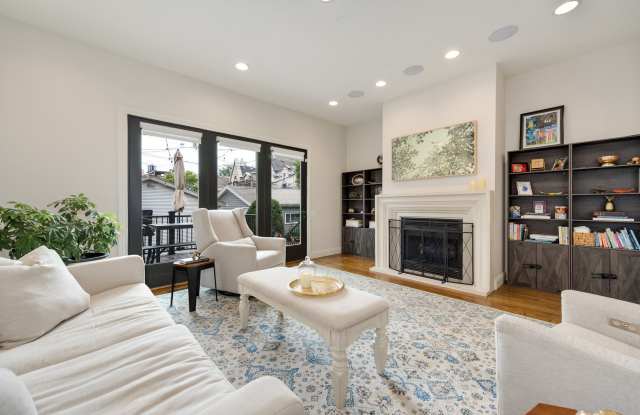 1715 W Wabansia Avenue