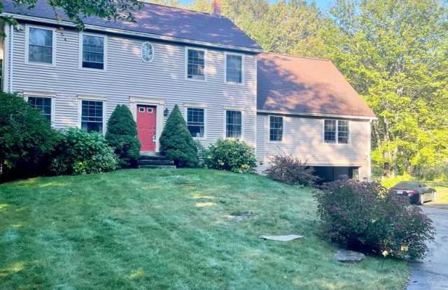 Photo of Sublet available now to May. Stunning 5 bedroom Falmouth Home