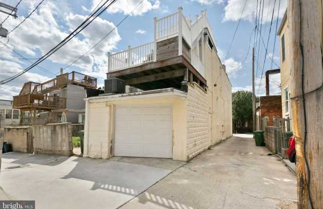 Photo of 1101 S POTOMAC Street