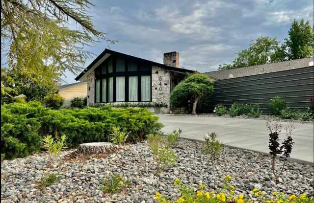 LUXURIOUS FURNISHED HOME