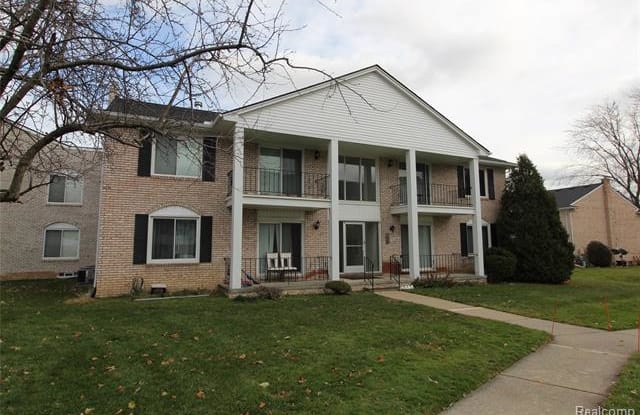 14160 CAMELOT Drive - 14160 Camelot Drive, Sterling Heights, MI 48312