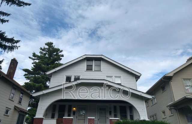 Photo of 206 N Harris Ave