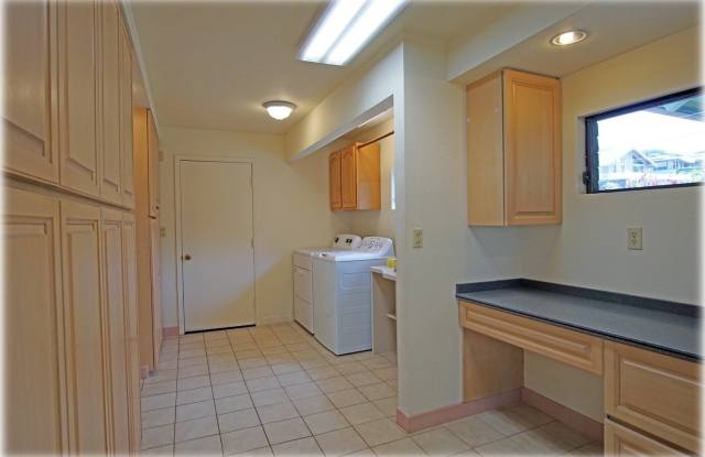 98-1055 Kaonohi Street