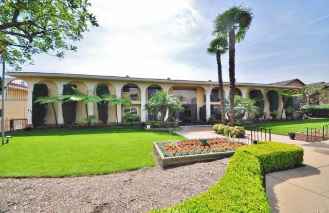 Photo of 630 W Huntington