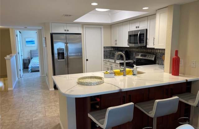 900 HARBOUR HOUSE DRIVE