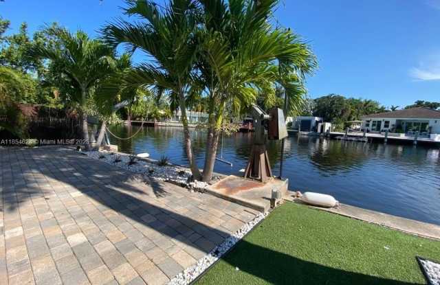 Photo of 1350 NE 30th St