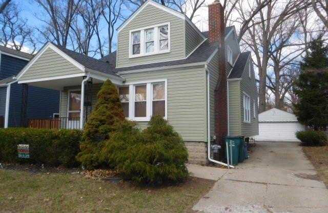 630 W HAZELHURST Street