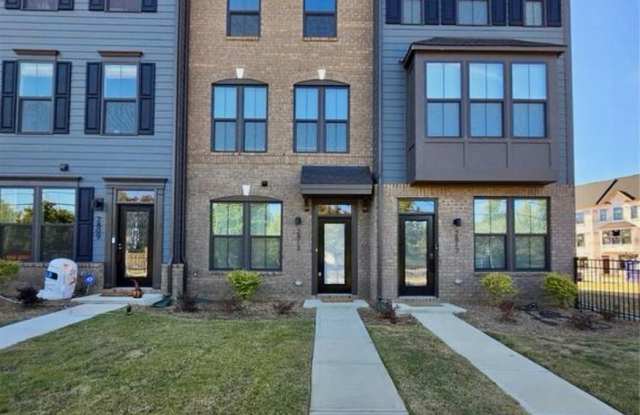 Photo of Charming 3BR Townhome in Charlotte