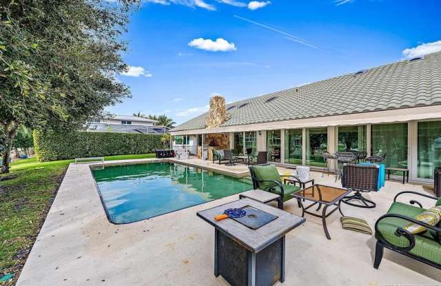 126 Anchorage Drive S