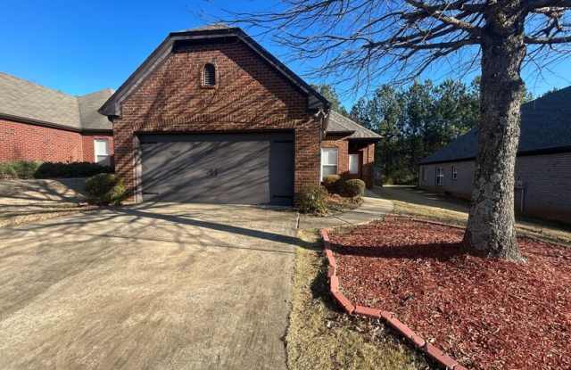215 Oxmoor Pl