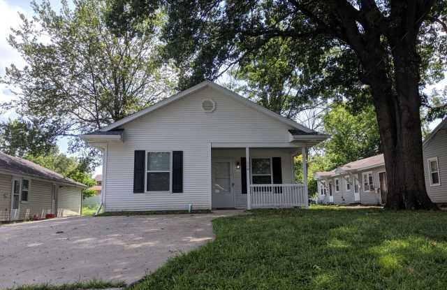 110 OAK ST - 110 Oak Street, Columbia, MO 65203