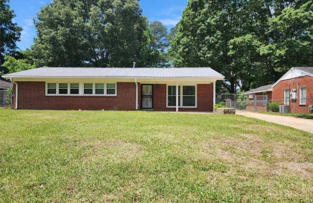 1210 Lakewood Drive
