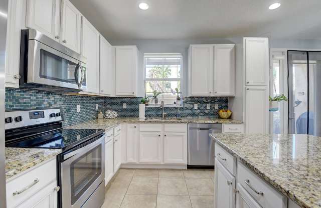 3128 Waterside Circle