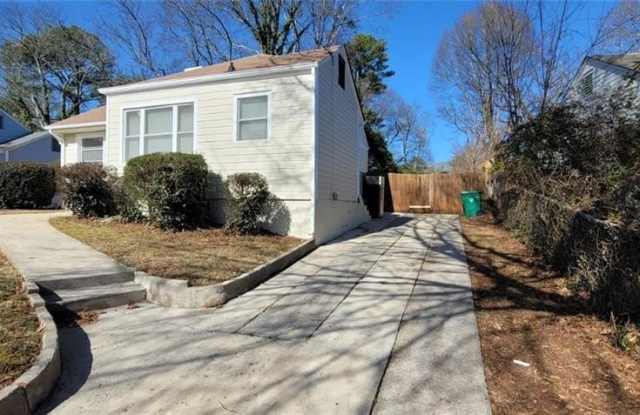 1753 Fairway Hill Drive SE