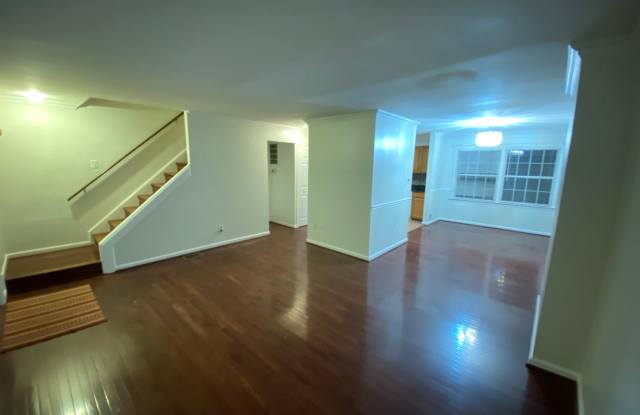 14808 LONDON TOWNE SQUARE