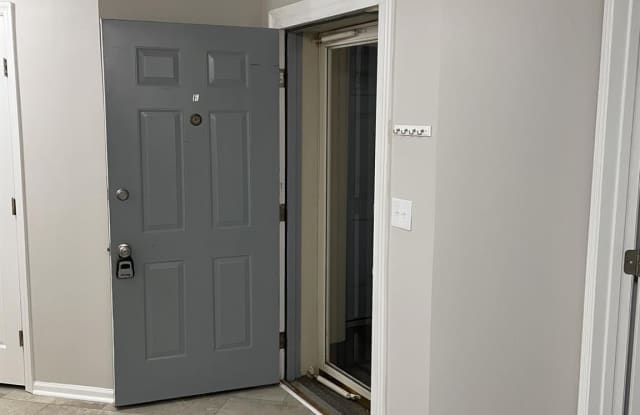 19831 Henderson Road unit: E