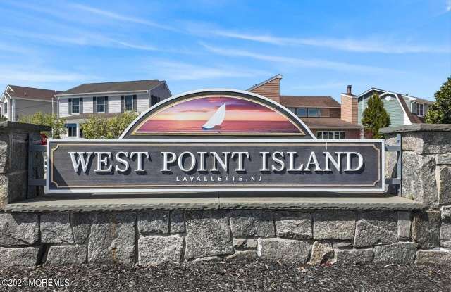 1 Pershing Boulevard