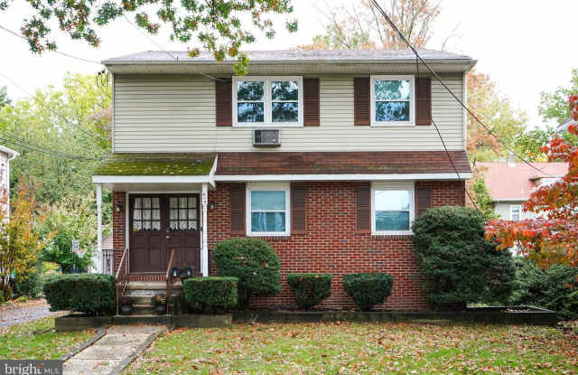 414 LEES Avenue unit: B