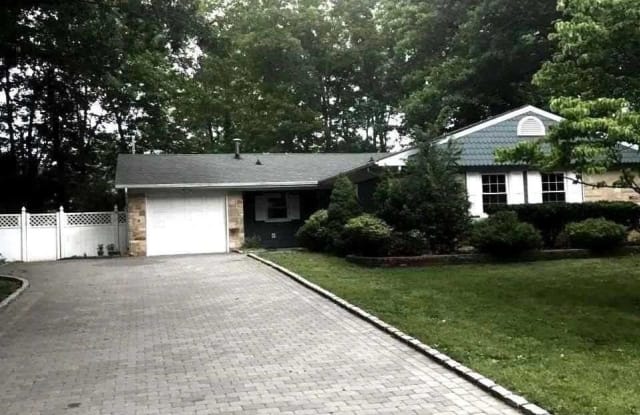 5 Spencer Lane - 5 Spencer Lane, Stony Brook, NY 11790